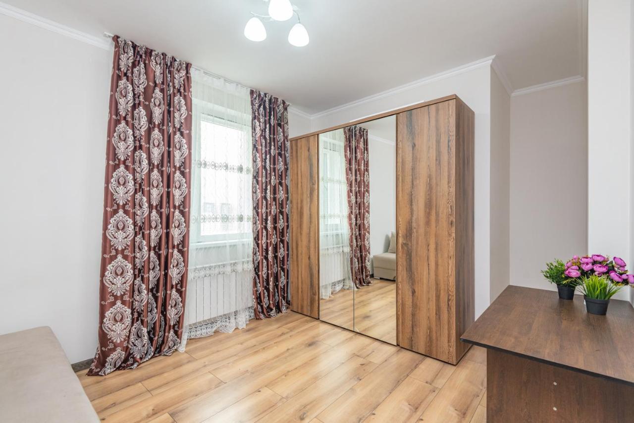 ЖК Sauran Towers comfort Астана Екстер'єр фото